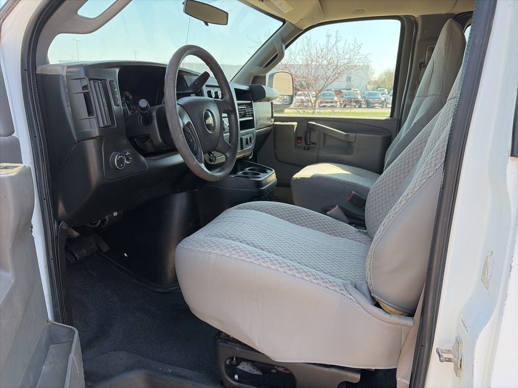 2017 Chevrolet Express 3500 LT Passenger