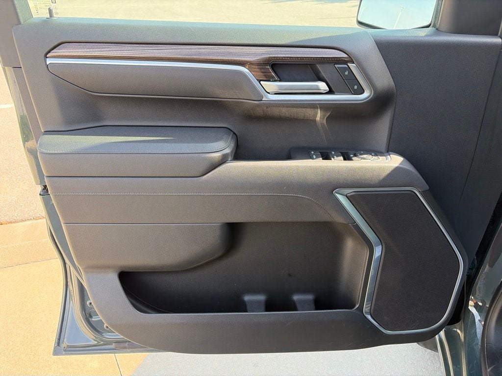 2025 Chevrolet Silverado 1500 LT LT1