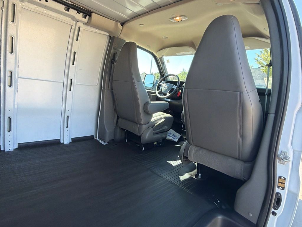 2025 Chevrolet Express 2500 Work Van Cargo