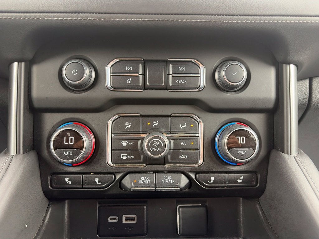 2024 Chevrolet Suburban LT