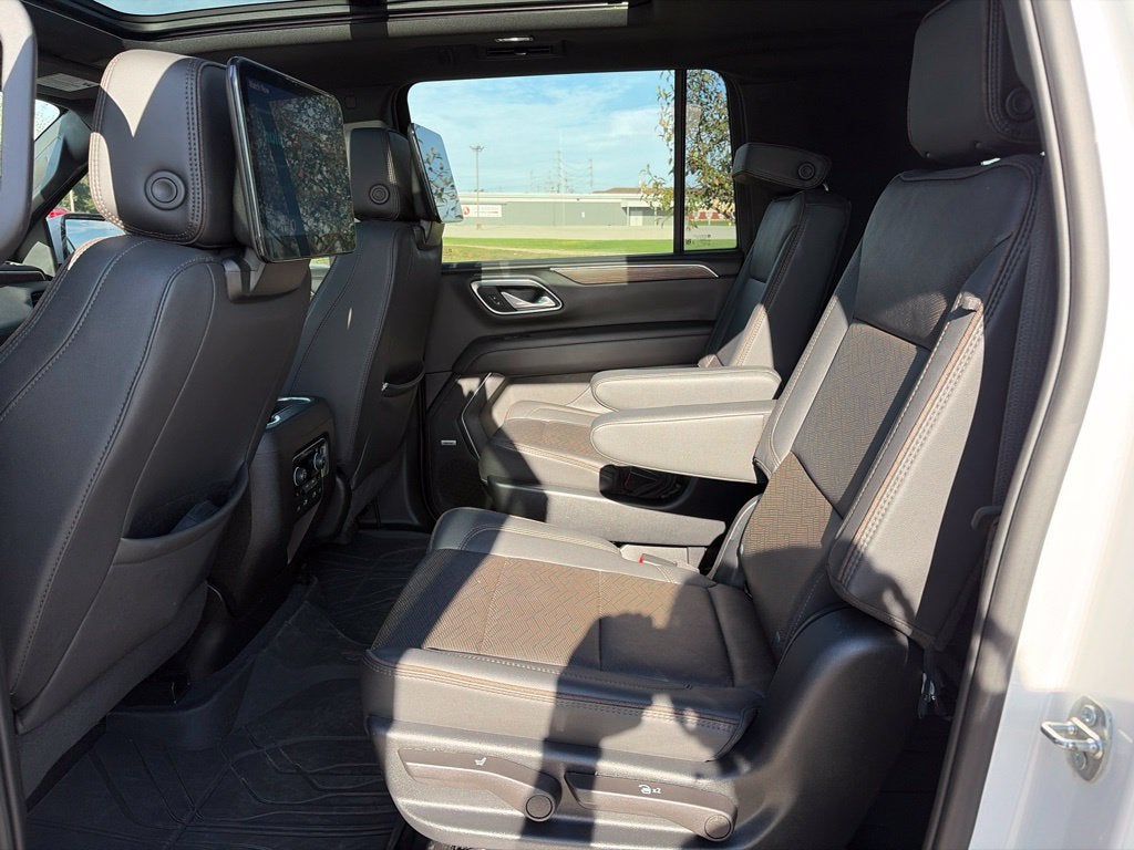 2023 Chevrolet Suburban High Country