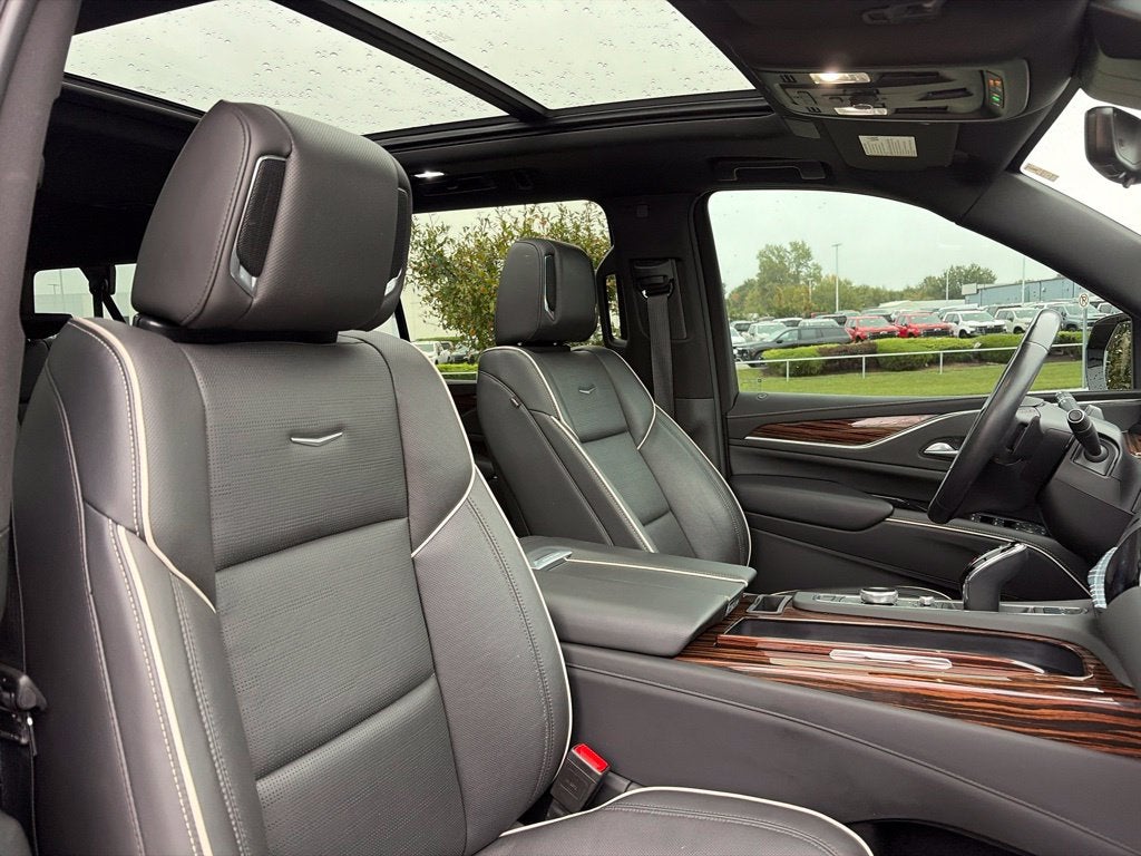 2023 Cadillac Escalade ESV Premium