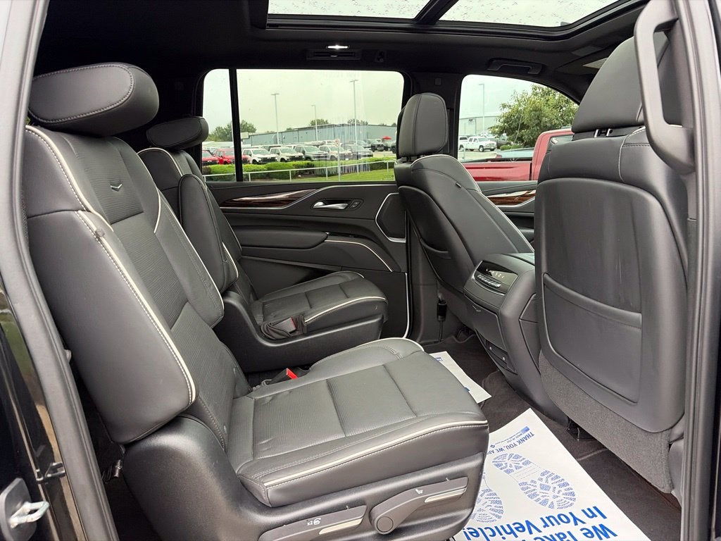 2023 Cadillac Escalade ESV Premium