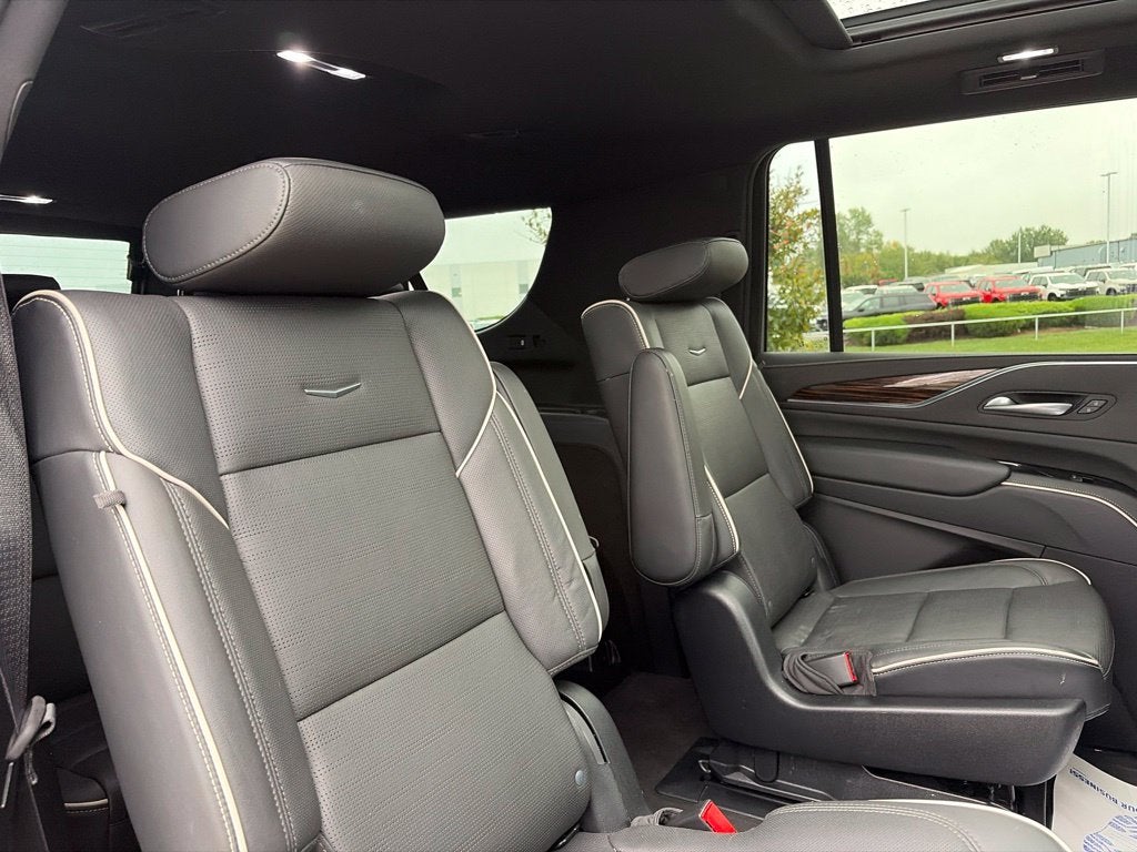 2023 Cadillac Escalade ESV Premium