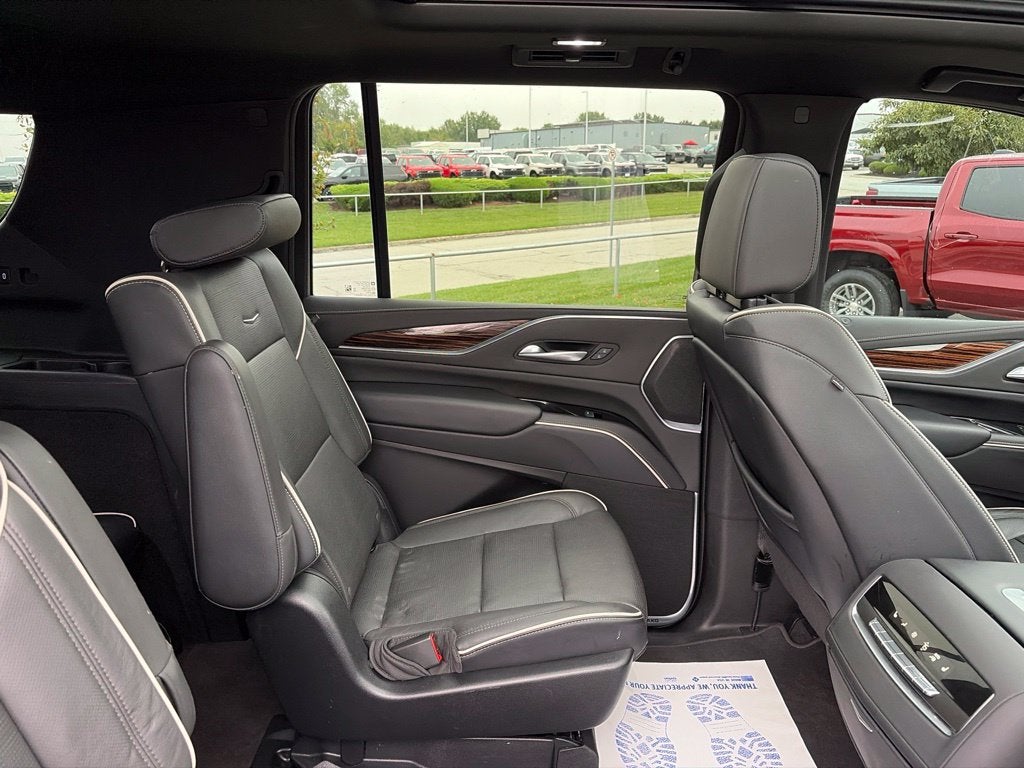 2023 Cadillac Escalade ESV Premium
