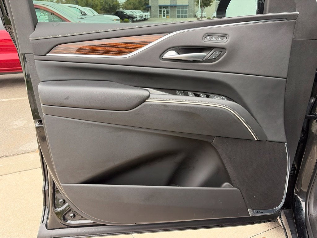 2023 Cadillac Escalade ESV Premium