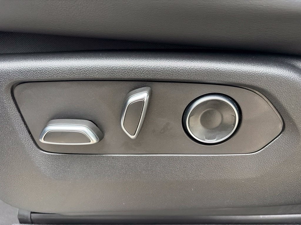2023 Cadillac Escalade ESV Premium