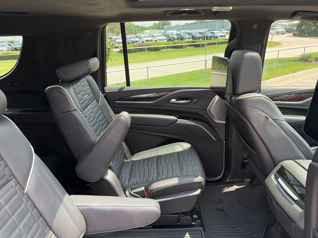 2022 Cadillac Escalade ESV Sport Platinum