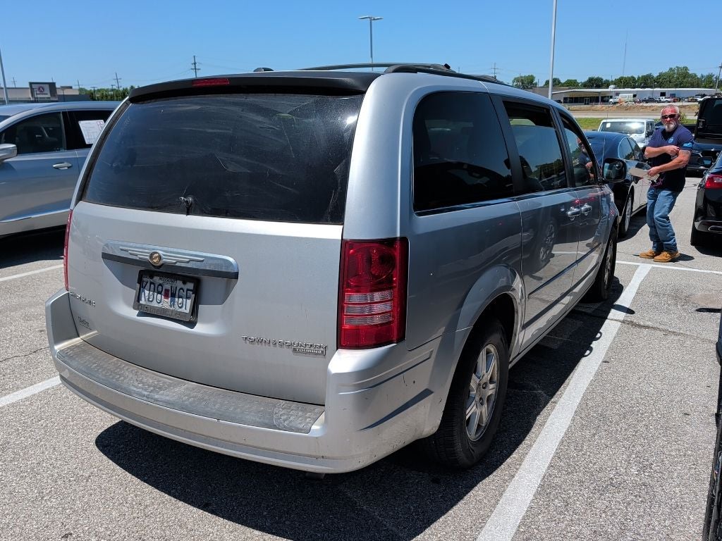2010 Chrysler Town & Country Touring