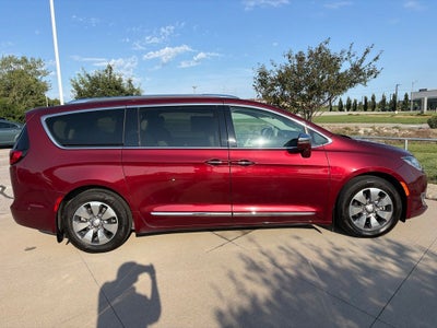 2018 Chrysler Pacifica Hybrid Limited