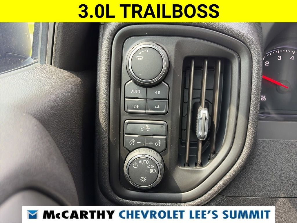 2024 Chevrolet Silverado 1500 Custom Trail Boss