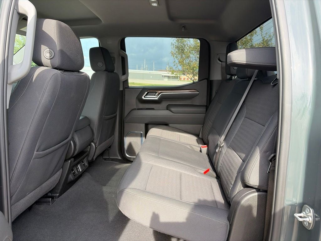 2025 Chevrolet Silverado 1500 LT LT1