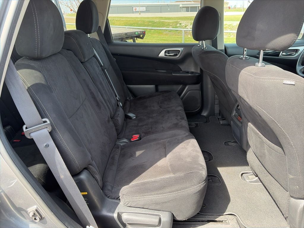 2015 Nissan Pathfinder SV