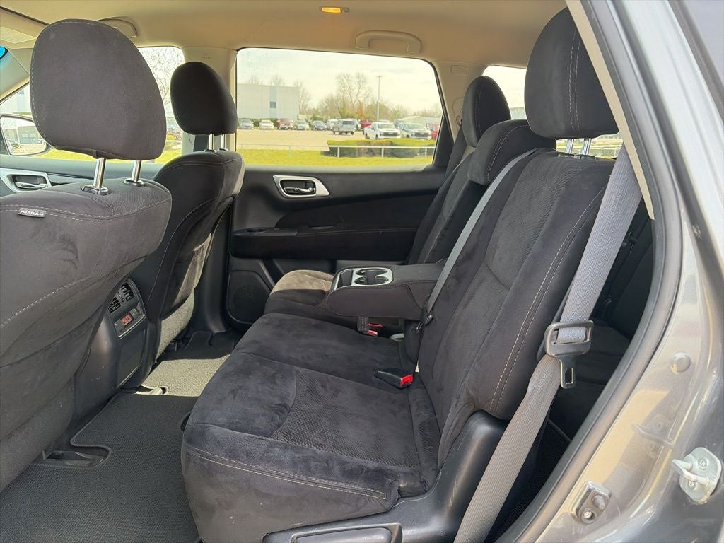 2015 Nissan Pathfinder SV