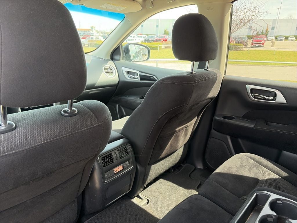 2015 Nissan Pathfinder SV