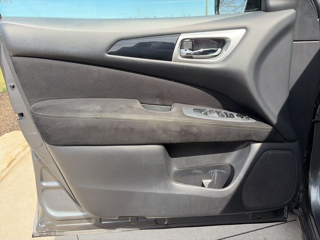 2015 Nissan Pathfinder SV