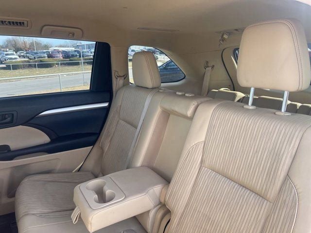 2014 Toyota Highlander LE Plus V6