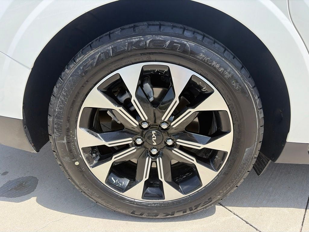 2024 Kia Carnival EX