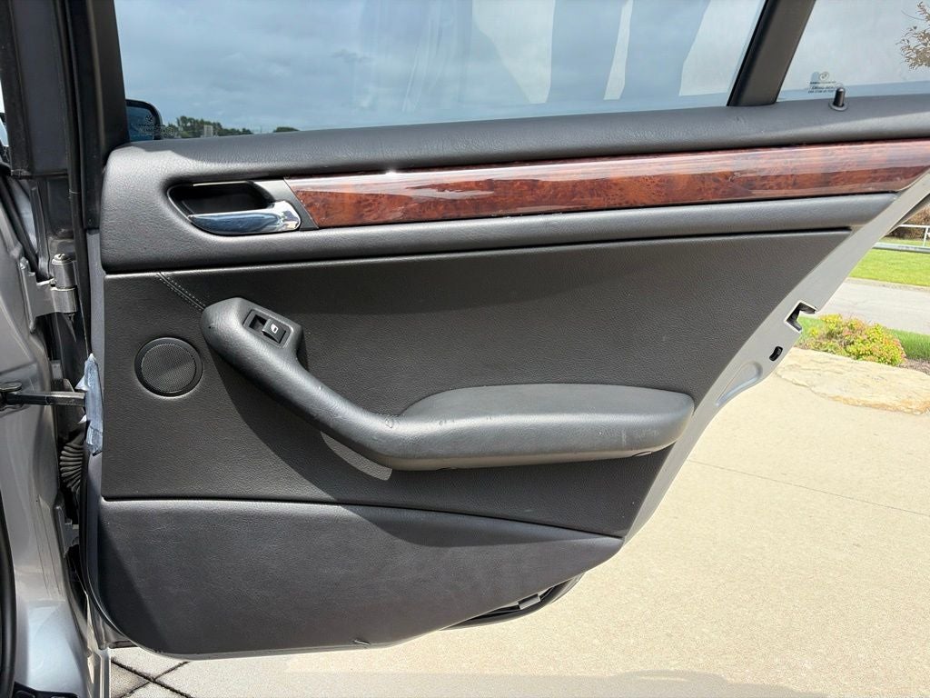 2004 BMW 3 Series 325i