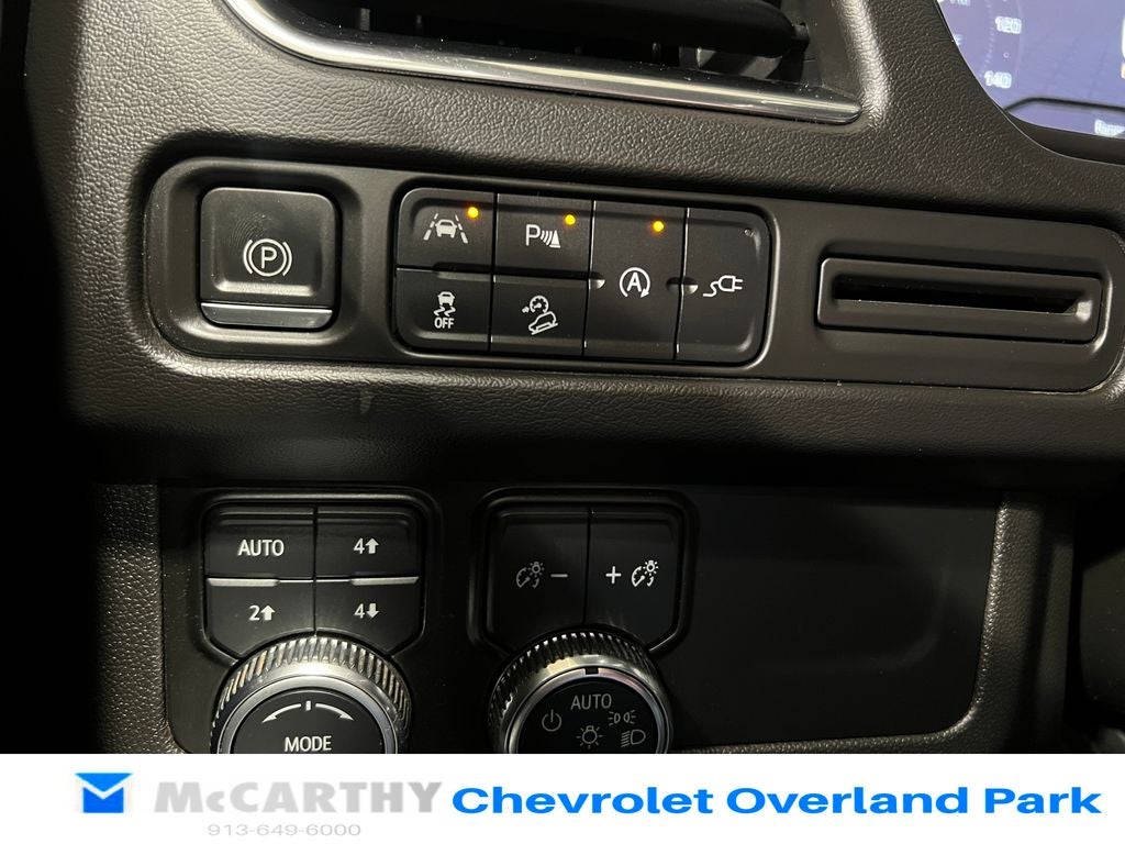 2022 GMC Yukon XL AT4