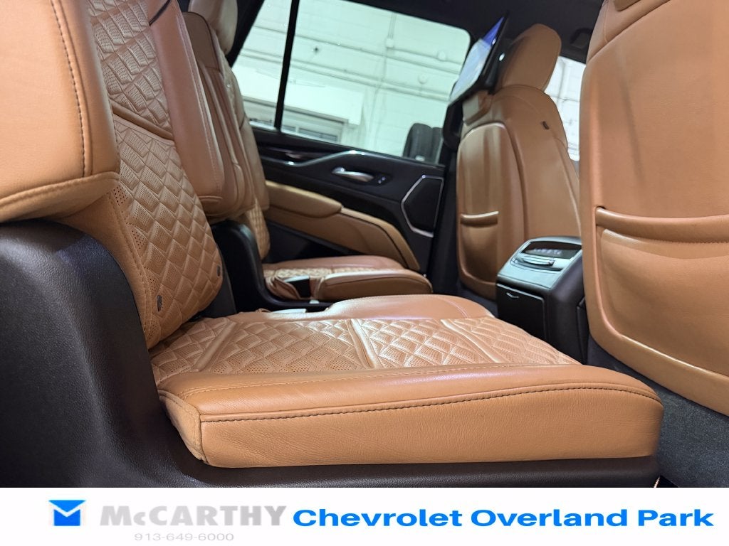 2023 Cadillac Escalade Sport