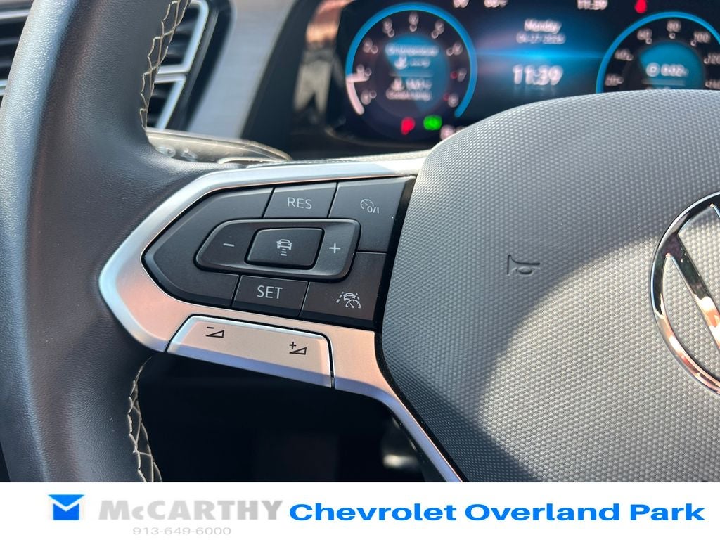2024 Volkswagen Atlas Cross Sport 2.0T SE w/Technology