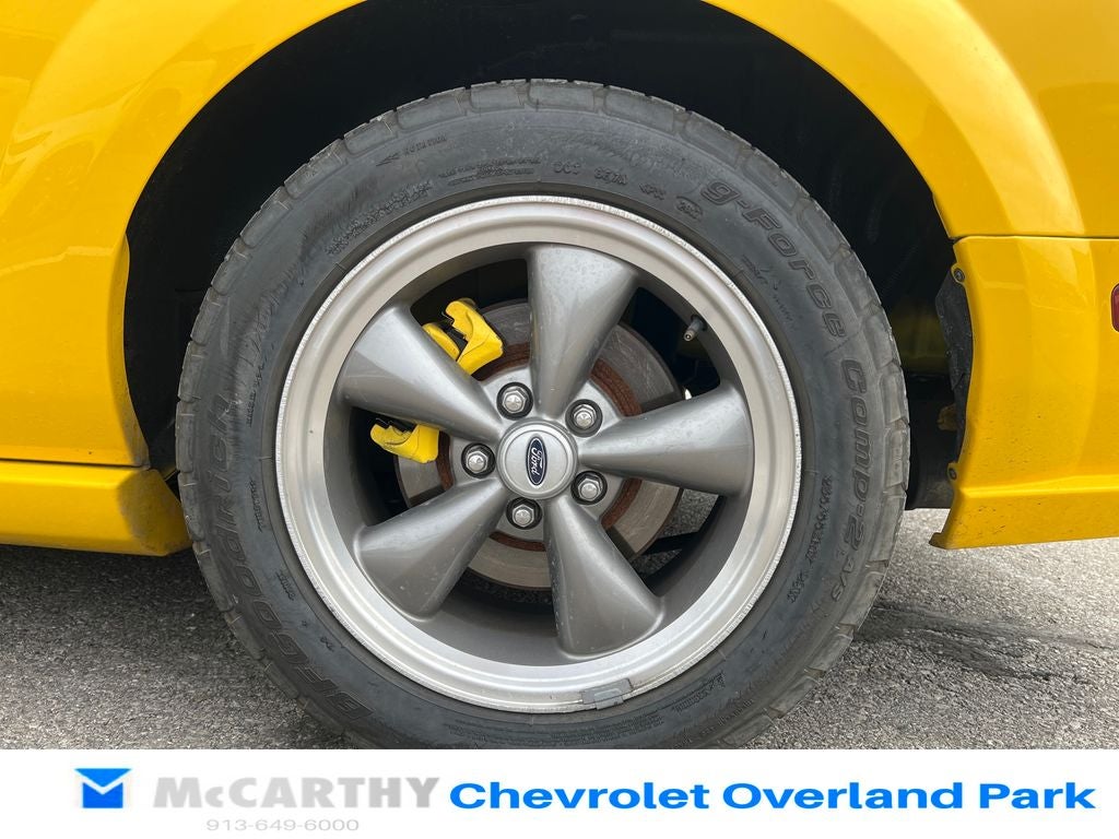 2005 Ford Mustang GT Premium