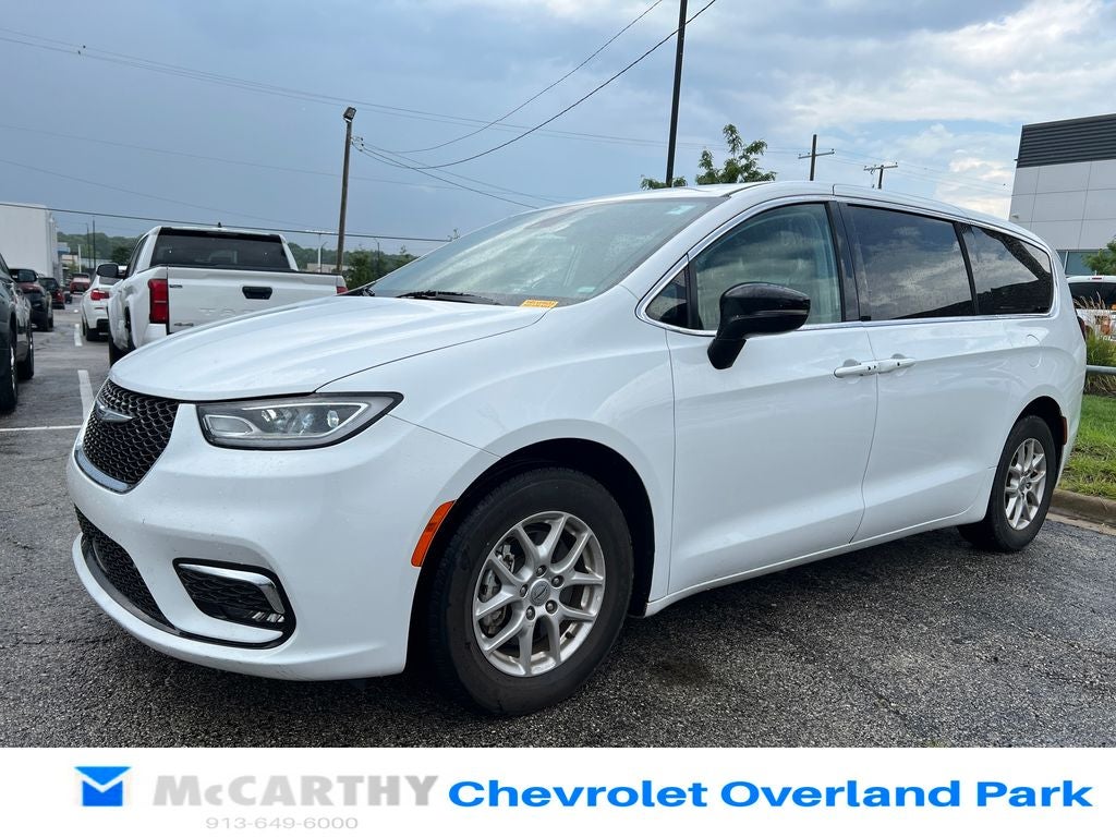 2024 Chrysler Pacifica Touring L