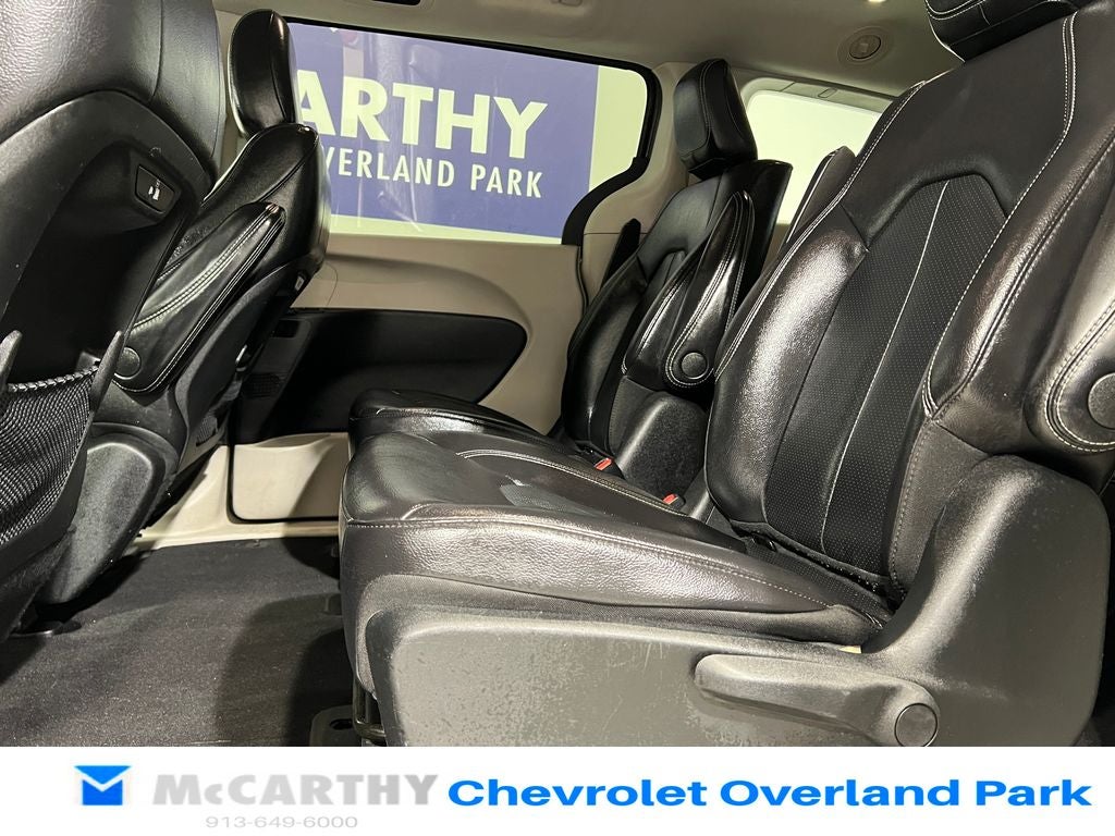 2022 Chrysler Pacifica Hybrid Touring L