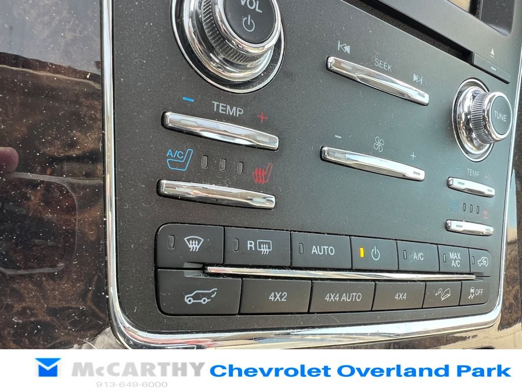 2015 Lincoln Navigator L Base