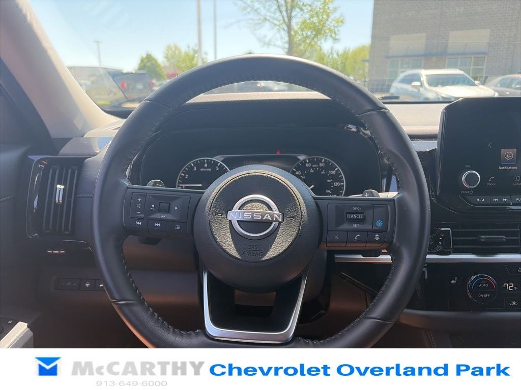 2025 Nissan Pathfinder SV