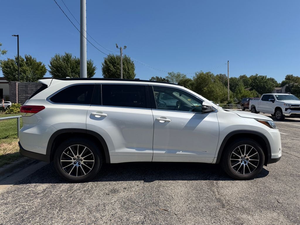 2017 Toyota Highlander SE