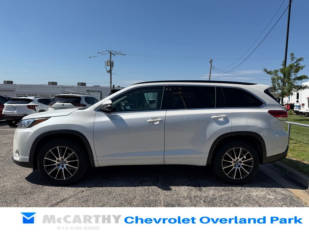 2017 Toyota Highlander SE