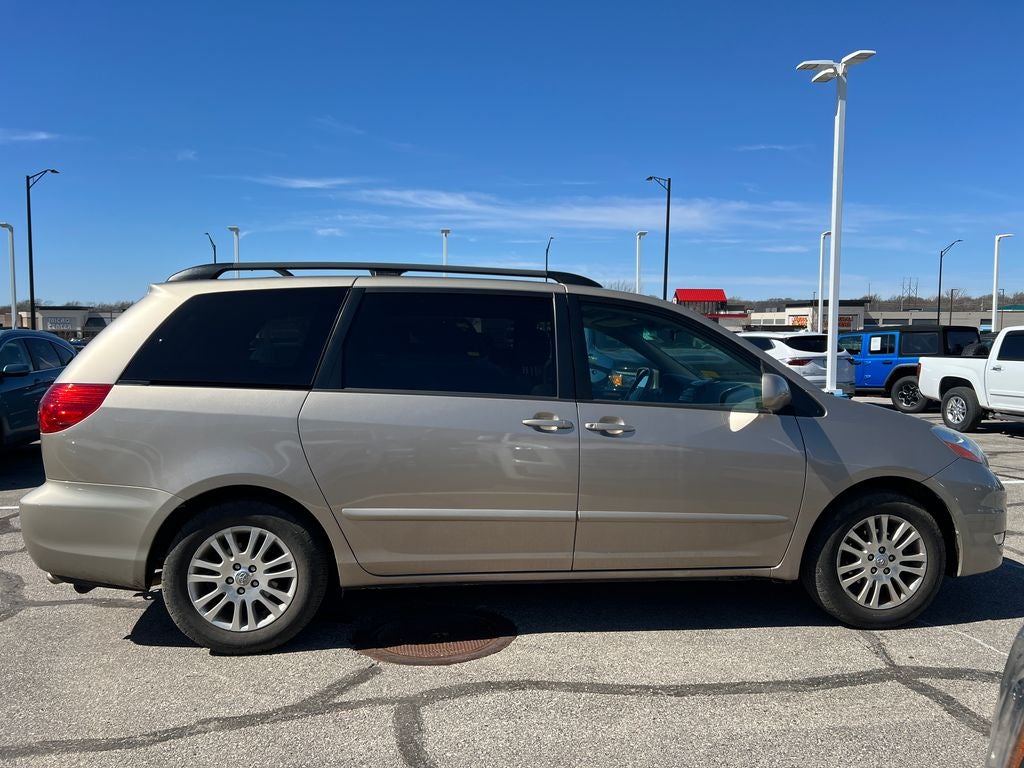 2008 Toyota Sienna XLE