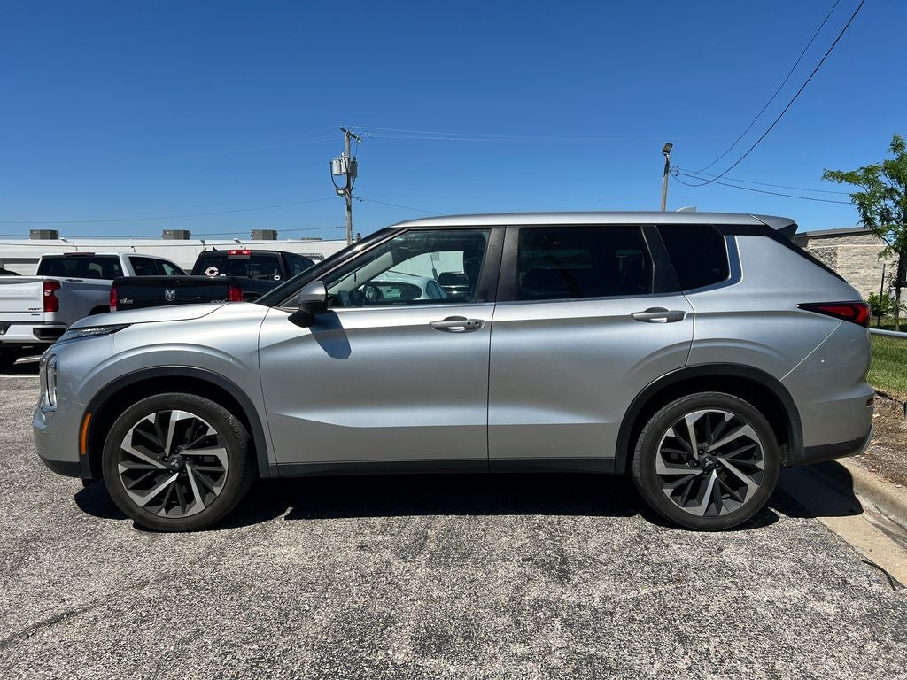 2023 Mitsubishi Outlander SE Black Edition