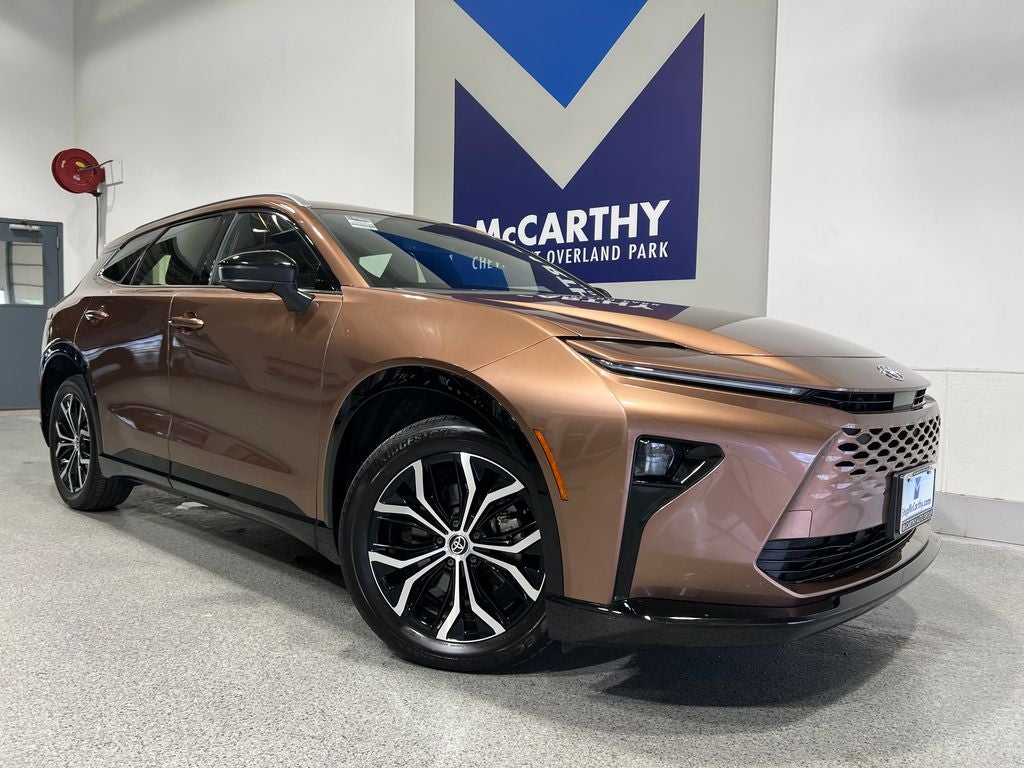 2025 Toyota Crown Signia XLE