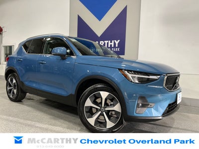 2025 Volvo XC40 B5 Plus Bright Theme