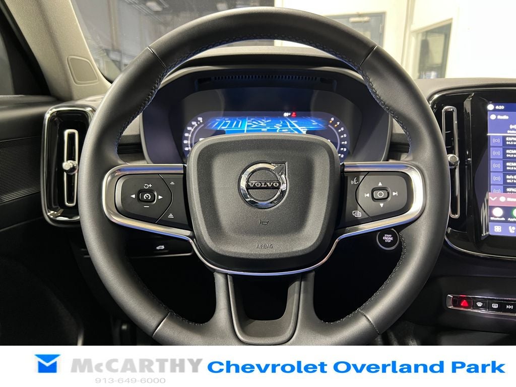 2025 Volvo XC40 B5 Plus Bright Theme