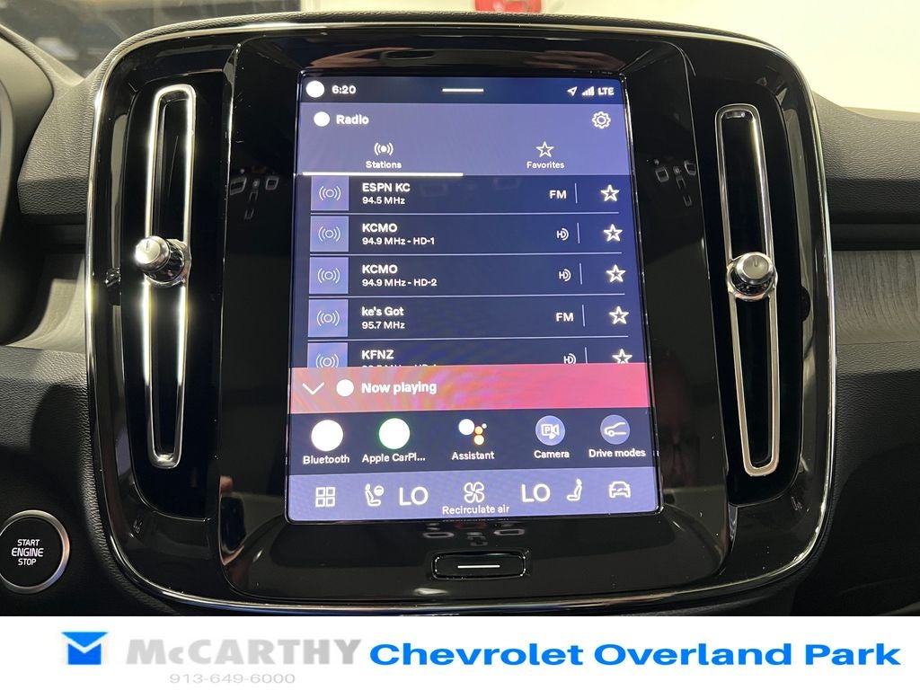 2025 Volvo XC40 B5 Plus Bright Theme