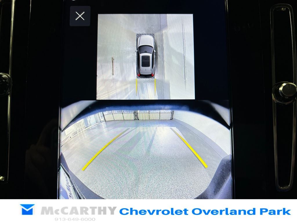 2025 Volvo XC40 B5 Plus Bright Theme