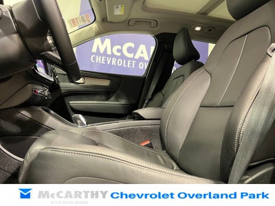 2025 Volvo XC40 B5 Plus Bright Theme