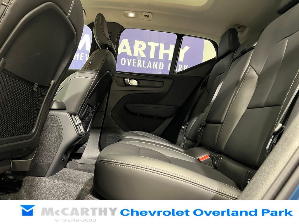 2025 Volvo XC40 B5 Plus Bright Theme