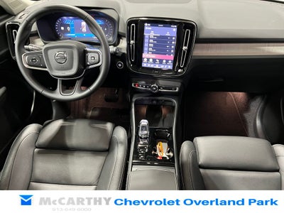 2025 Volvo XC40 B5 Plus Bright Theme