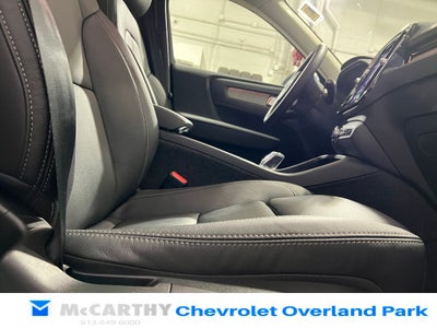 2025 Volvo XC40 B5 Plus Bright Theme