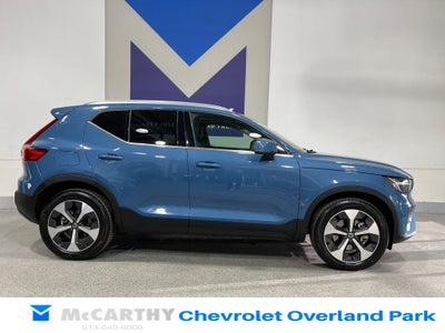 2025 Volvo XC40 B5 Plus Bright Theme