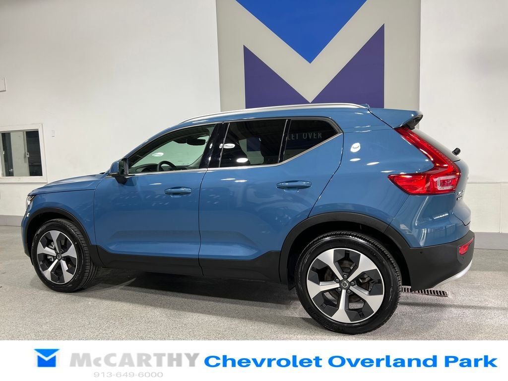2025 Volvo XC40 B5 Plus Bright Theme