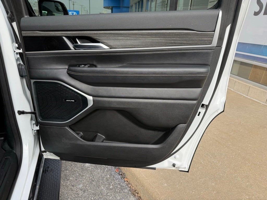 2023 Jeep Wagoneer Series III