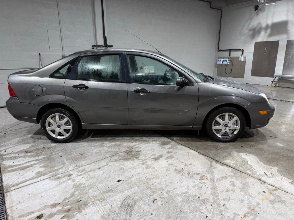2005 Ford Focus ZX4 SE