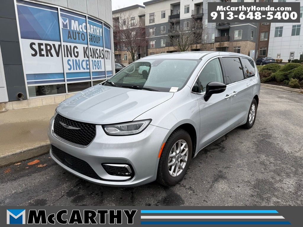 2024 Chrysler Pacifica Touring L