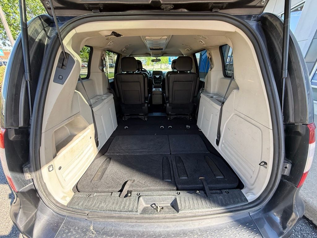2016 Chrysler Town & Country Touring